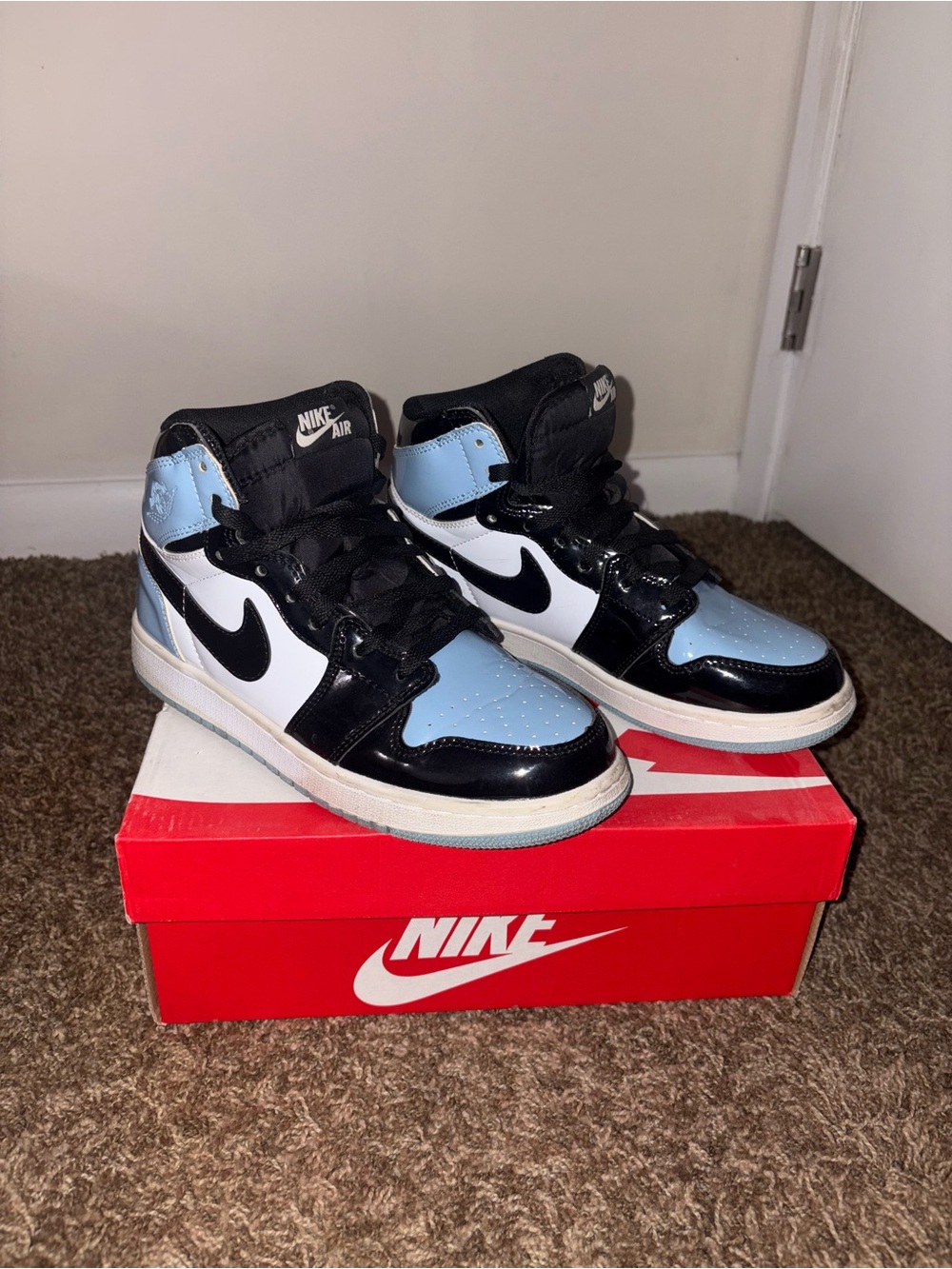 Nike Air Jordan 1 Mid - Black/White/Light Blue